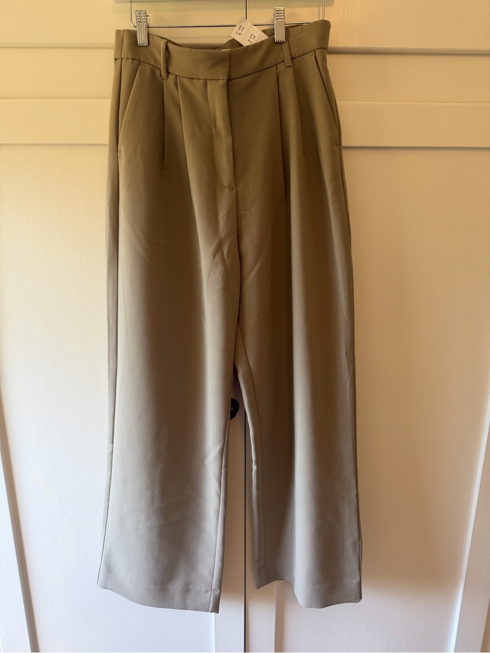 A&F Sloane Tailored Pant NWT Light Brown